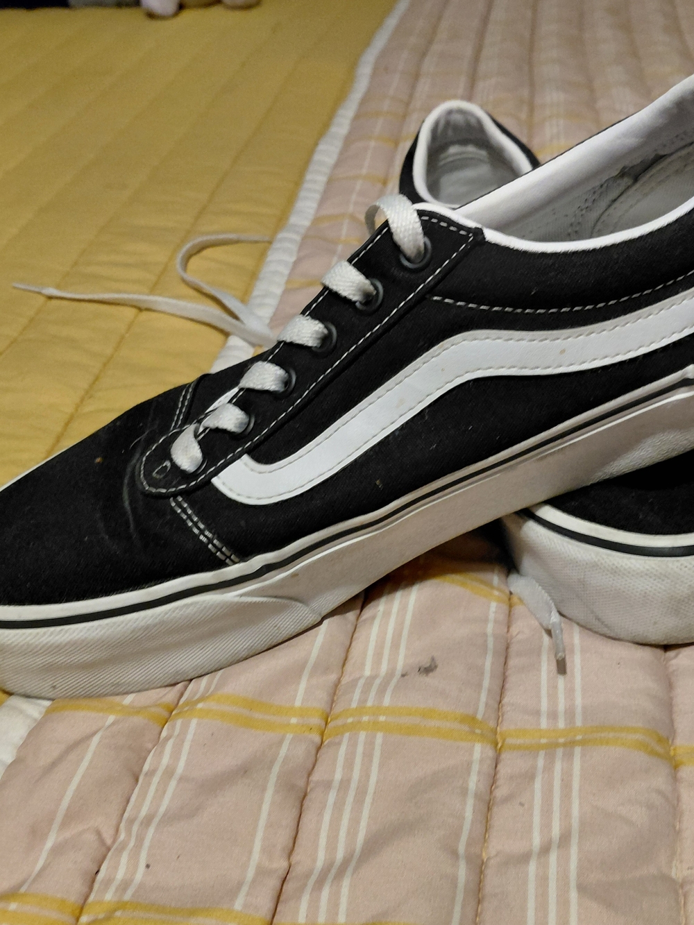 Womens Vans Black and White Old Skool Low-Top Sneakers